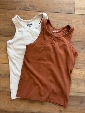 Bundle of Duluth Trading Co No Yank Racerback Tanks Shelf Bra - Rust & Cream